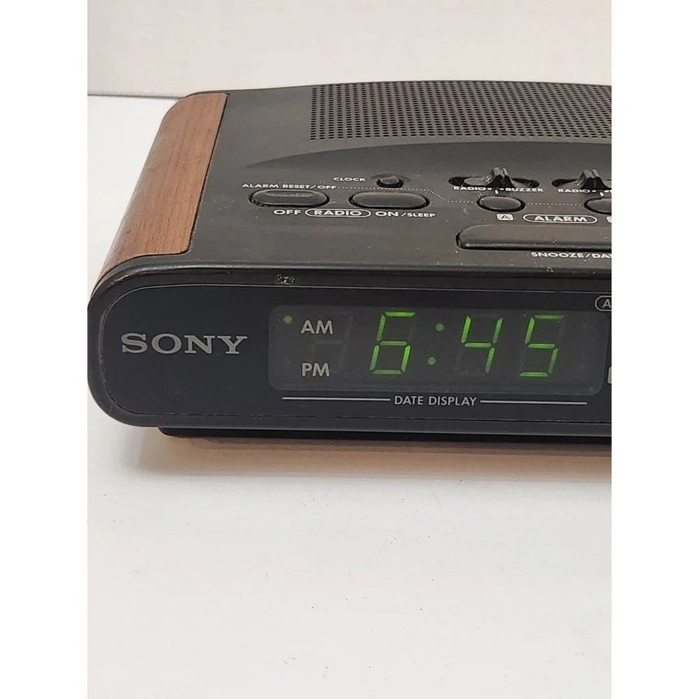 Vintage Sony Dream Machine ICF-C420 Alarm Clock Radio Wood Grain Tested Works